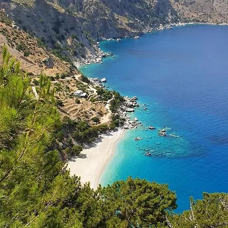 Regina & Apartmanhotel Kárpathosz