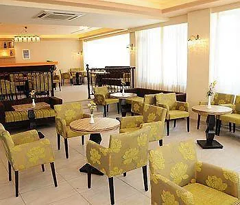 Regina & Apartmanhotel 2*