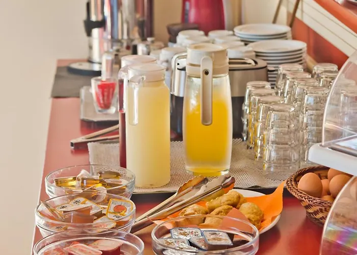 Regina & アパートホテル 2*