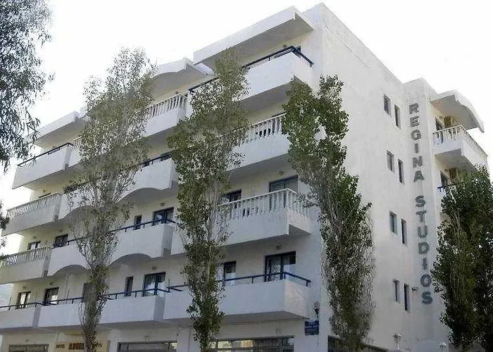 アパートホテル Regina & 2*