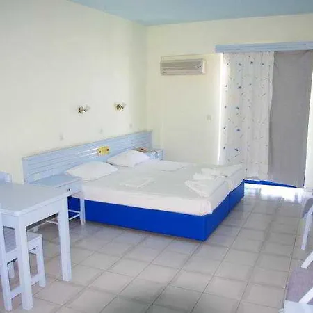 Regina & Aparthotel 2*